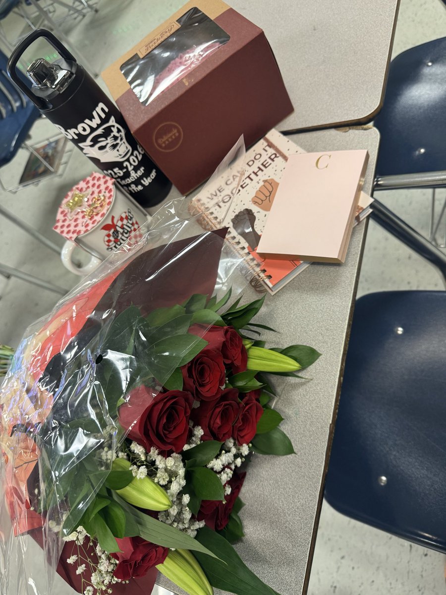 MrsbIMPACTs's tweet photo. To God be the glory. 
This year has tested my faith in so many ways, but the word God gave me back in June should’ve told me He was preparing me for something greater.I’m beyond excited and humbled to announce that I have been named Teacher of the Year. https://t.co/oVG52ZPyAN
