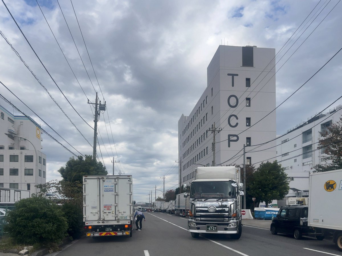 udon01410141's tweet image. 大田区城南島・城南島食堂、日替りＢえびカツ＆イカメンチ大盛。禁断のバーガーソース持参