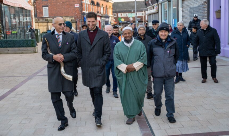 SouthportReport's tweet image. Southport joins together for Walk Of Unity to show &apos;faith can become a bridge not a barrier&apos;: THE strong sense of community in Southport was celebrated on Sunday, as faith leaders, political leaders and families joined together to take part in the Walk… dlvr.it/TPKL8k