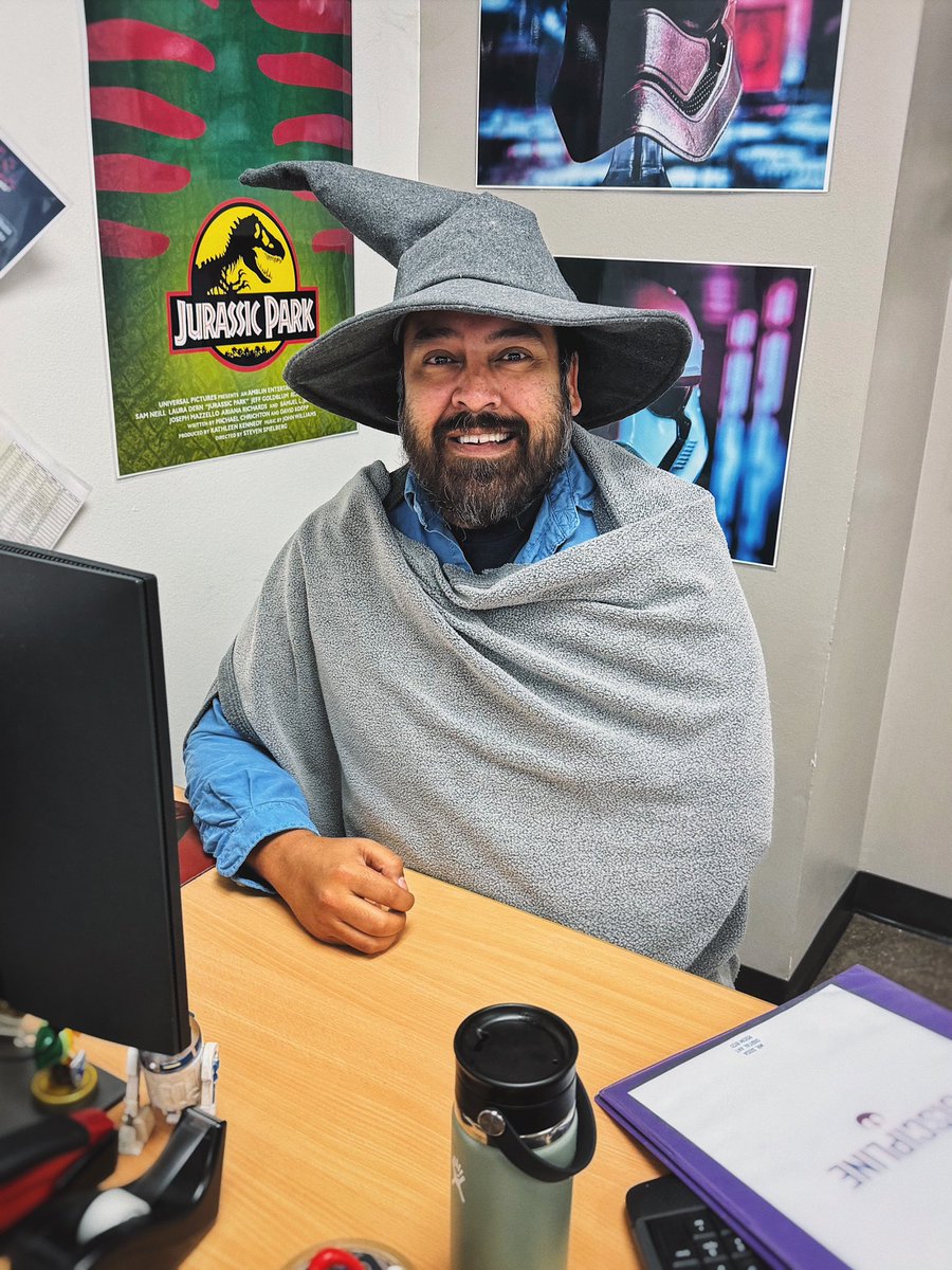 RavenclawRiot's tweet photo. “Gators, if you don’t turn in your assignments, you shall not PASS!” #Gandalf #GandalfTheGrey #TheLordOfTheRings #LOTR #DressUpDays #SillyHatDay #ThreeLakes #ThreeLakesMiddleSchool #TLMS #Gators https://t.co/g1zpuCP1Dw