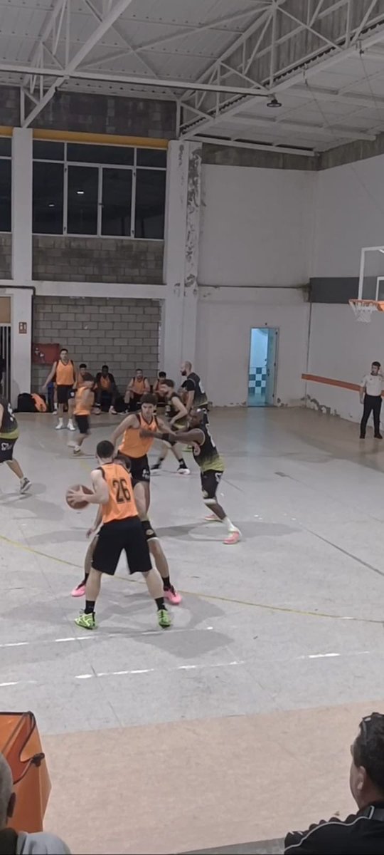 Fotos de nuestro senior del pasado viernes vs Amadeus📸