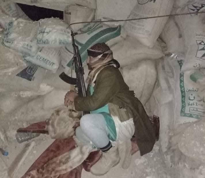 سيصرف هذا الأسبوع لجندي في الجبهة 36 دولار راتب شهر 7 
وسيصرف لصديقة مسؤول في القاهرة 6000 الف دولار راتب شهر 10 ..

ألا يكفينا انبطاح لهذه الشلة الرخيصة ..‼️
الجنود بين الرصاص والبرد الشديد يدافعوا عن الجميع بدون رواتب