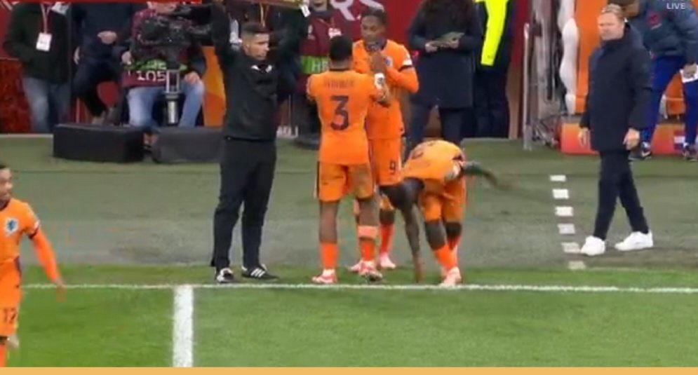 AFC_Capital's tweet image. 🚨 تعرض جوريين تيمبر ليلة الأمس إلى ضربة قوية اعلى الساق منتصف الركبة خلال مواجهة ليتوانيا — تم استبدال اللاعب بالدقيقة 64 من المباراة 

— لا وجود تحديثات حول مدى خطورة الاصابة