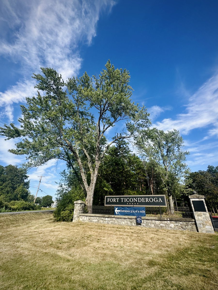 liz_july4th's tweet image. Late August of this year, I was at #FortTiconderoga #UpStateNY 🧵🧵