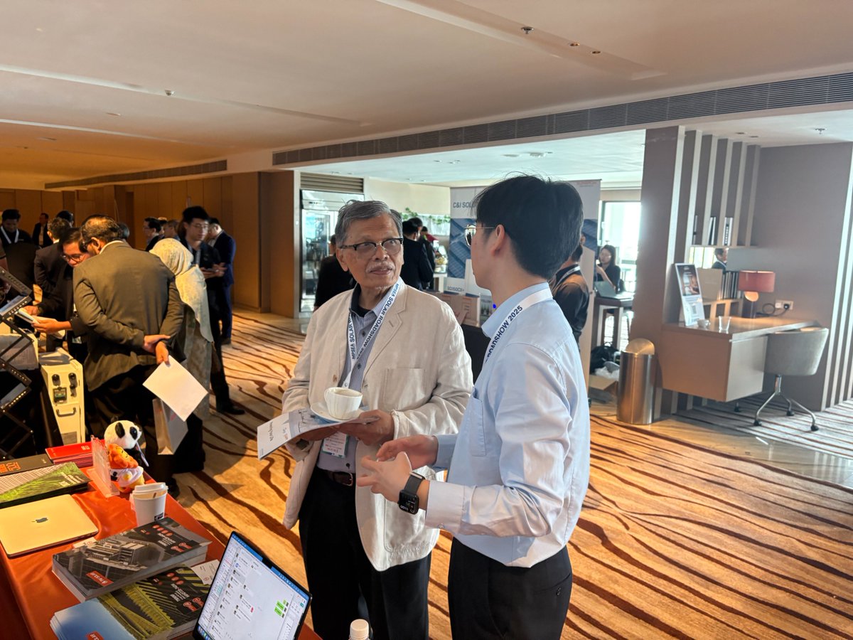 Tongwei_Solar's tweet image. 🇲🇾⚡ Tongwei Solar brought the Malaysia roadshow to Sabah, engaging partners on G12/G12R solutions.
Our TNC 2.0 drew strong interest for its solid performance and rooftop suitability.
#TongweiSolar #Malaysia #G12R