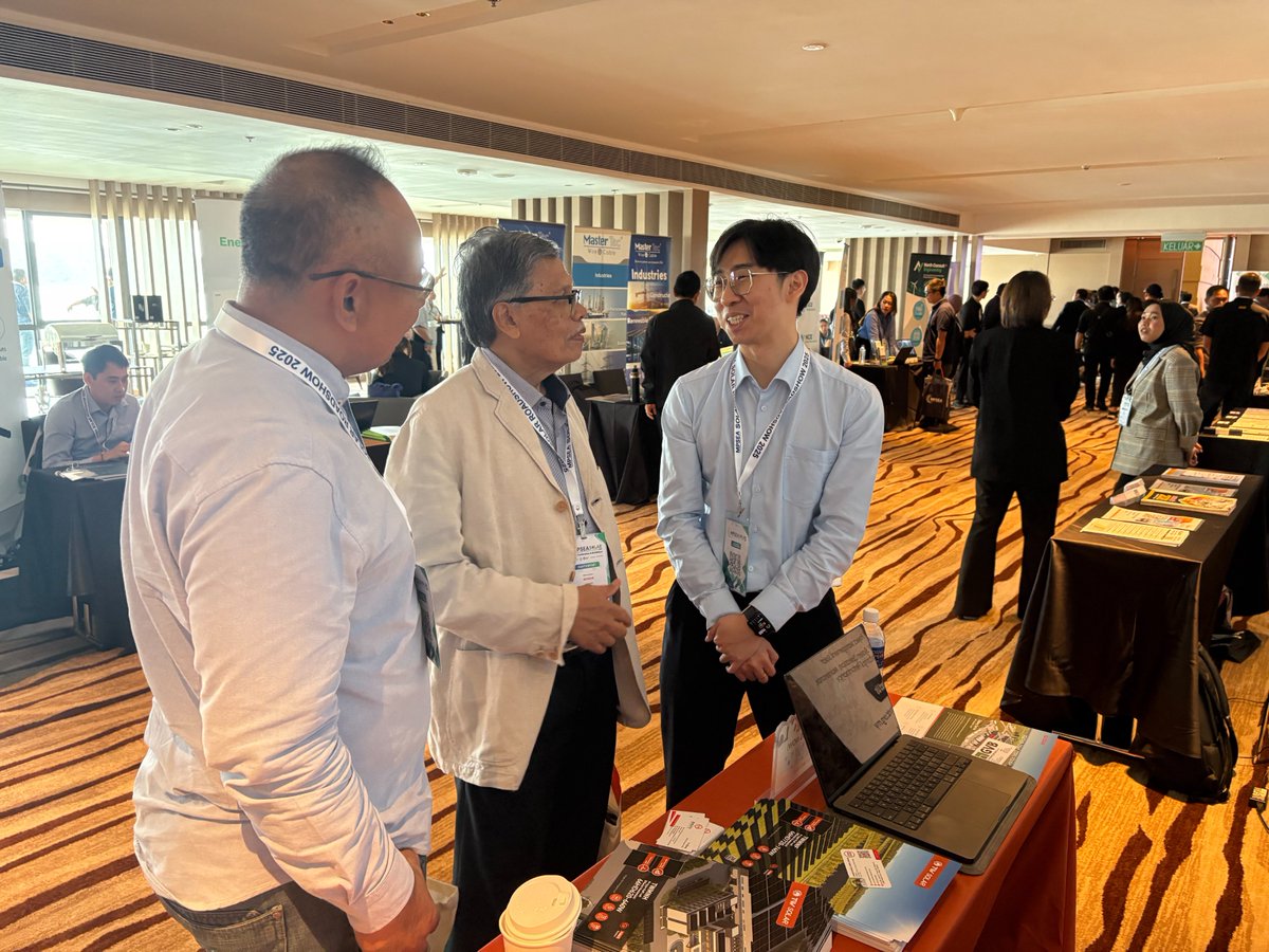 Tongwei_Solar's tweet image. 🇲🇾⚡ Tongwei Solar brought the Malaysia roadshow to Sabah, engaging partners on G12/G12R solutions.
Our TNC 2.0 drew strong interest for its solid performance and rooftop suitability.
#TongweiSolar #Malaysia #G12R