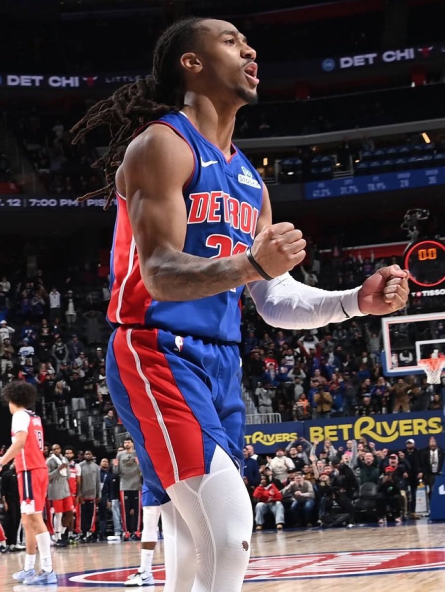 TheHoopCentral's tweet photo. Daniss Jenkins tonight:

26 Points
8 Assists 
2 Rebounds 
11/21 FGM
+23 +/-
33 Minutes https://t.co/1a2CG94uEd