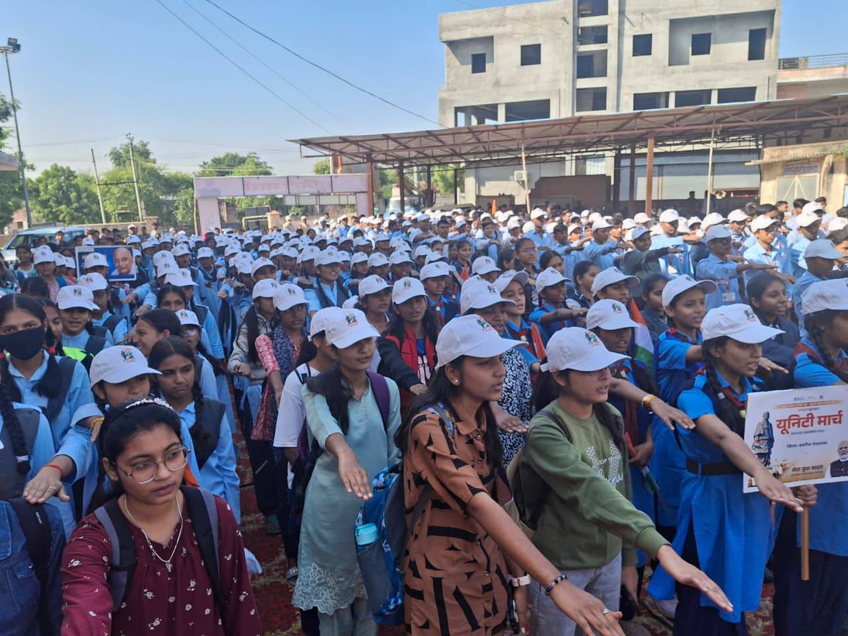MYB_Pali's tweet image. Glimpses : #Sardar150 Padyatra in #Sojat #Pali H&apos;ble MP Sh P P Chaudhary, MLA Smt Sobha Chouhan and other dignataries graced the event. @YASMinistry @RajasthanNyks @MYBharatHQ