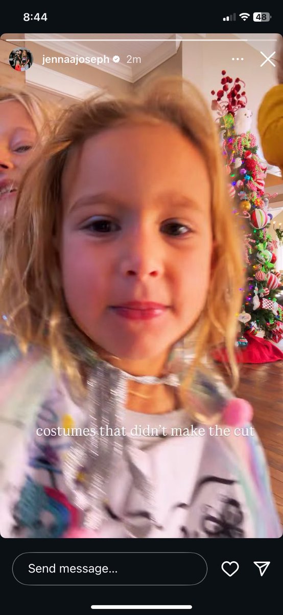 SLUT4PIL0TS's tweet image. that is tylers twin dude