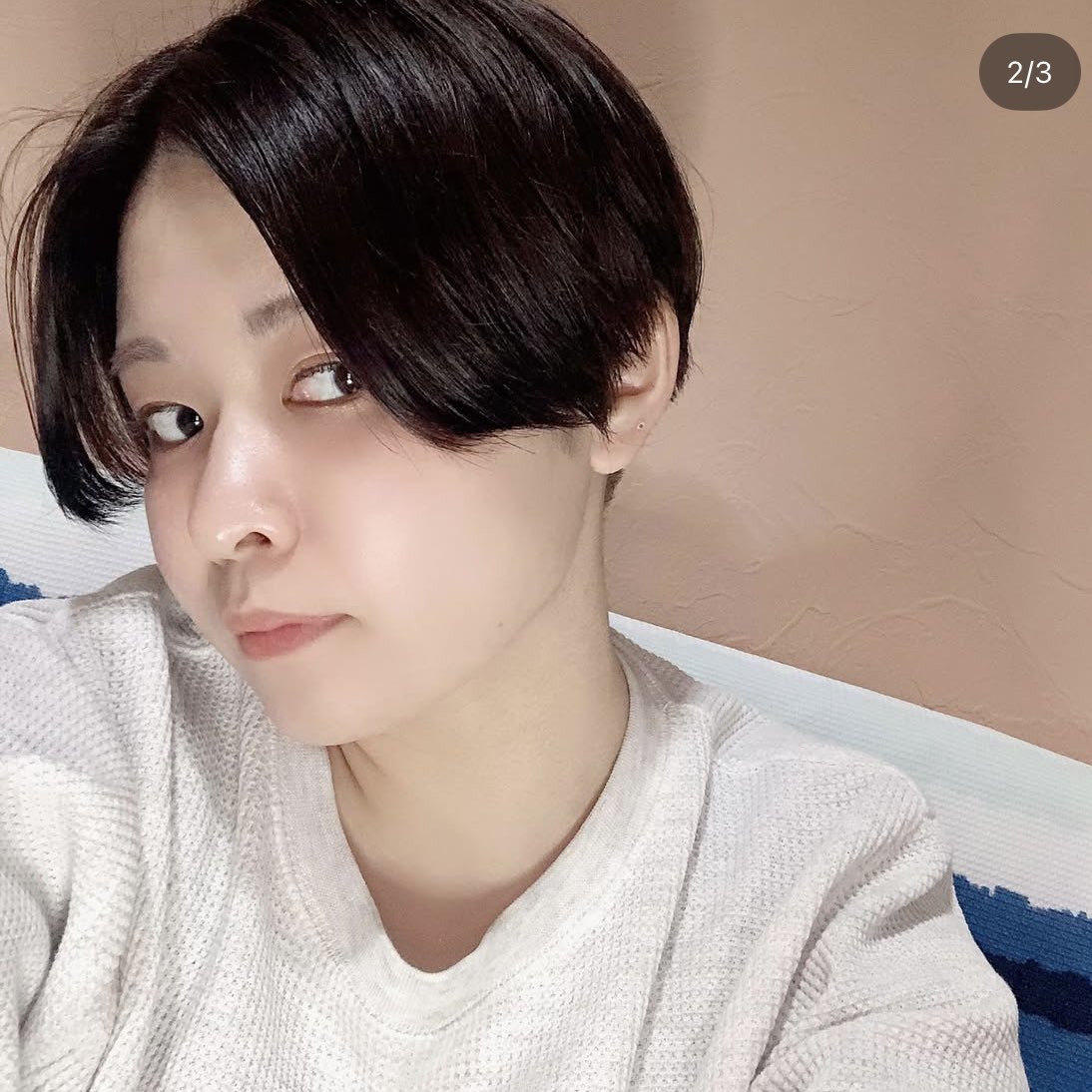 おはよう世界🌞

衣装じゃない自撮りもたまには上げておきましょう。
三つ編みぼさぼさで草
今年一番言われた言葉は「髪伸びた！？！？」でした
それもそのはず、いま人生でいちばん髪長い。

いちばん短かった時の写真と並べておこう

今日も生きような。