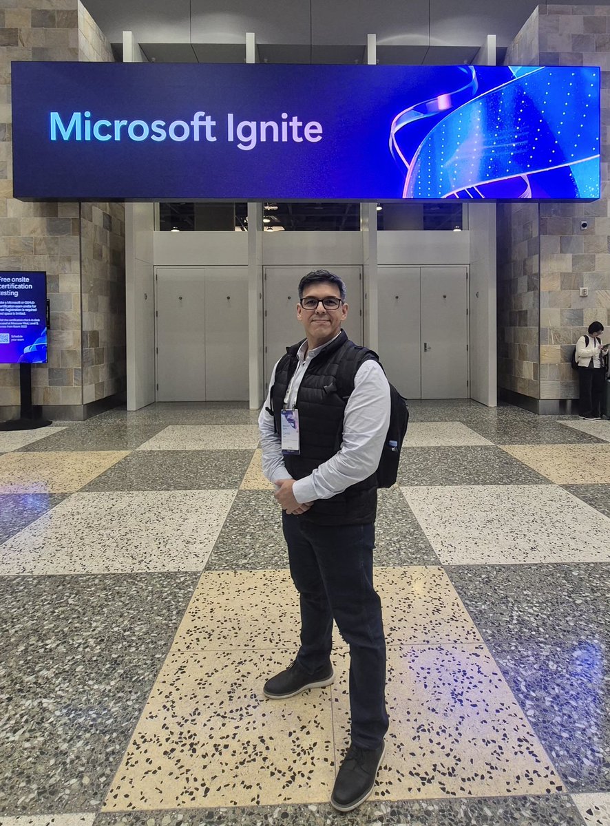 cbaezle's tweet photo. Hoy toca cumplir sueños, primer #MicrosoftIgnite... https://t.co/Fvb0a8WcGP