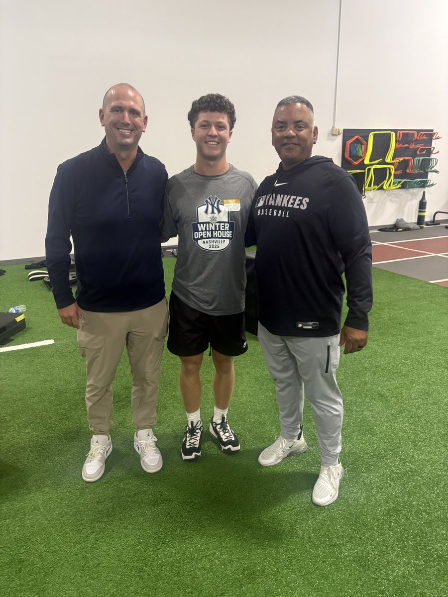 Thank you to the NEW YORK YANKEES for having me out to a workout <a href="/Yankees/">New York Yankees</a> <a href="/TNBaseballReprt/">TN Baseball Report</a> <a href="/madmaverickstn/">M.A.D. Mavericks Baseball Academy</a> #uncommitted #2027