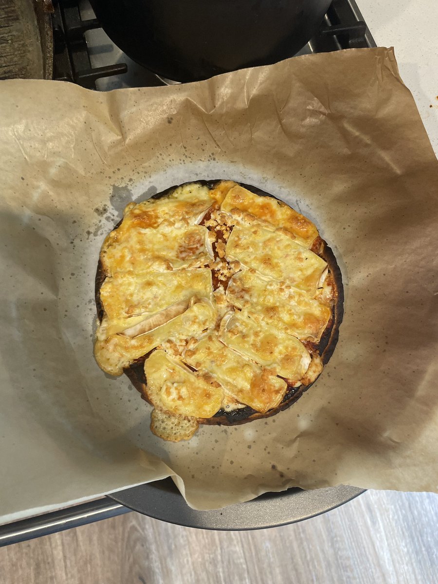 Anika_Cavendish's tweet image. // Now this is why you don’t leave your Camembert and feta pizza unattended (or any pizza)… burnt but still edible 

Oops? 

#Crispy #Kwispy