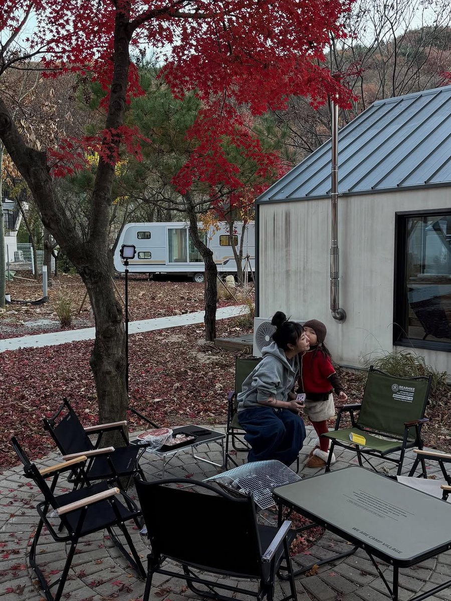 정휘인 너무 귀엽다고ㅜㅜㅜ
뽀뽀받는 정휘인🫳🏻🫳🏻🫳🏻