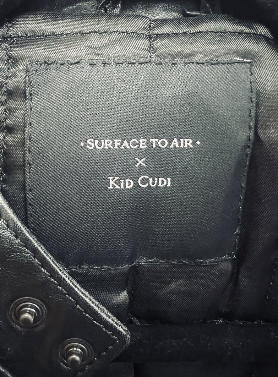 FlyBottleEscape's tweet image. 🙌🏼 finally chased down a 15-year grail for me: 

@KiDCuDi x @SurfacetoAir collab jacket ✨ 

**humming** hmmmmmm yeah hmmmmhMHmmmm