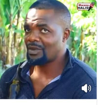 Huyu naitwa Renatus Charles Hangaya ambaye ni mmoja wa walinzi wa Mhe. Lissu alitekwa usiku wa kuamkia Jumapili ya tarehe 09/11/2025. 

Watu waliokuwa na magari na silaha za moto ambao walijitambulisha kuwa ni Askari Polisi, walifika nyumbani kwake usiku na kuondoka naye.