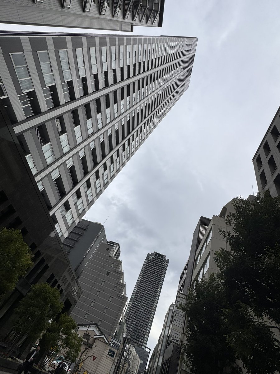 本日の大阪市内 12:00前は 曇り ☁️ めちゃめちゃ寒い🥶