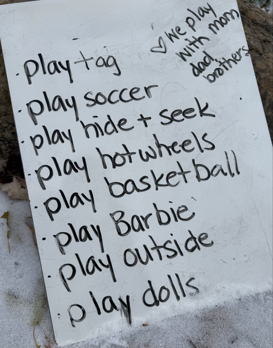MsLisa4321's tweet image. A refreshing start to outdoor learning! 

Inspired by the story, “Unplugged,&quot; we shared screen-free activities and practiced mindful decompression. We found our &quot;green zone&quot; by lying down, listening &amp;amp; deep breathing. A peaceful, centering session! 🍂♥️

#ocsbKinder #ocsbOutdoors