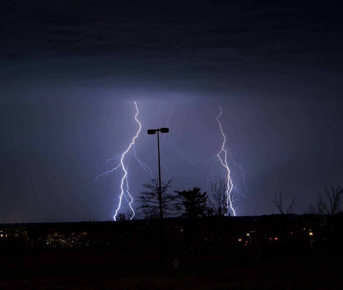 mccormack_mason's tweet image. Couple ⚡️ pictures from tonight in Stl!

#stl #lightning