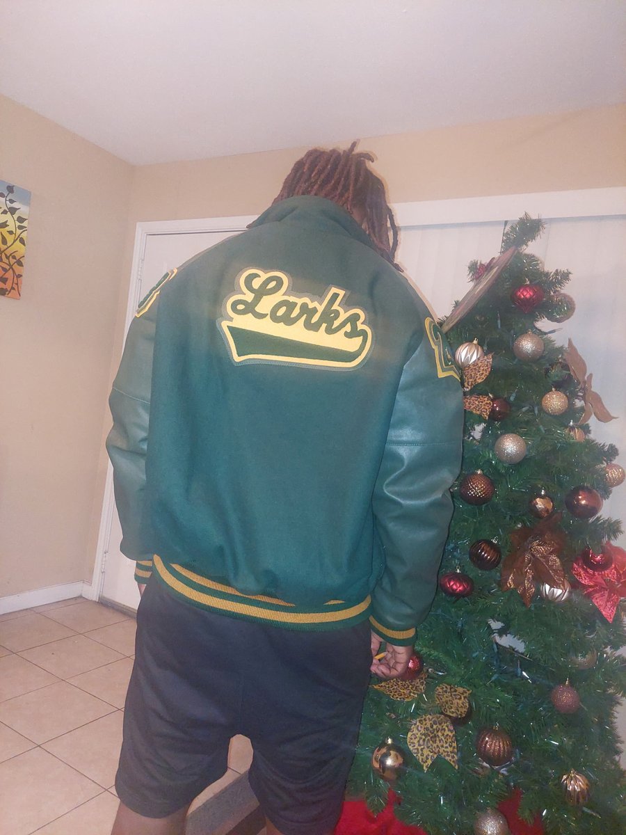 NickLarks's tweet photo. Play Varisty ✔️ 
Start Middle Linebacker ✔️
Make Playoffs ✔️
Win District Title ✔️
Won 1st Playoff Game (63-3)✔️
Lettered as a Sophomore ✔️
Win State Championship?????????????????
#LFG @htx_2tuff20 #cyfallseagles🦅💚💛🖤 https://t.co/QqAG3WLfhu