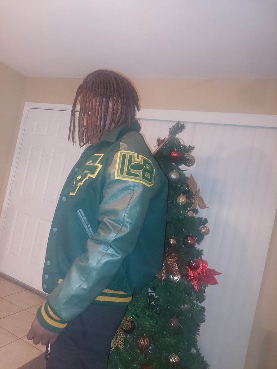 NickLarks's tweet photo. Play Varisty ✔️ 
Start Middle Linebacker ✔️
Make Playoffs ✔️
Win District Title ✔️
Won 1st Playoff Game (63-3)✔️
Lettered as a Sophomore ✔️
Win State Championship?????????????????
#LFG @htx_2tuff20 #cyfallseagles🦅💚💛🖤 https://t.co/QqAG3WLfhu