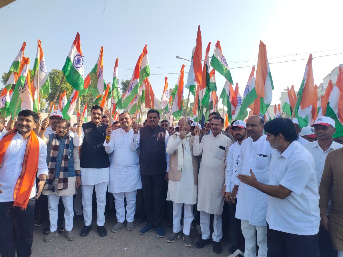 brijeshpatelch's tweet image. સરદાર વલ્લભભાઈ પટેલ સાહેબની ૧૫૦મી જન્મજયંતિની ઉજવણીના ભાગરૂપે ચાણસ્મા વિધાનસભા ની  “સરદાર @૧૫૦ યુનિટી માર્ચ”.

એકતા, અખંડિતતા અને સમાજના સર્વાંગી વિકાસના સંકલ્પ સાથે ની યુનિટી@૧૫૦ પદયાત્રા.

#Sardar150 #UnityMarch