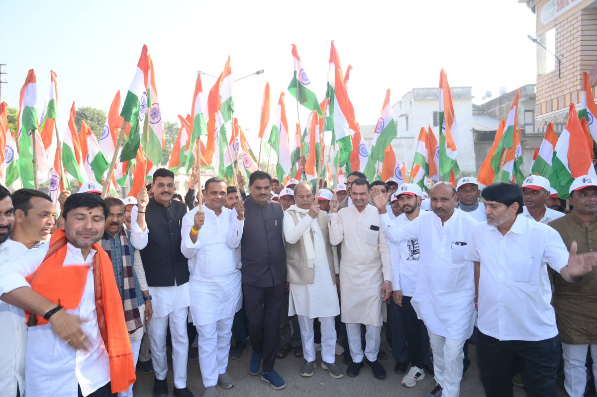 brijeshpatelch's tweet image. સરદાર વલ્લભભાઈ પટેલ સાહેબની ૧૫૦મી જન્મજયંતિની ઉજવણીના ભાગરૂપે ચાણસ્મા વિધાનસભા ની  “સરદાર @૧૫૦ યુનિટી માર્ચ”.

એકતા, અખંડિતતા અને સમાજના સર્વાંગી વિકાસના સંકલ્પ સાથે ની યુનિટી@૧૫૦ પદયાત્રા.

#Sardar150 #UnityMarch