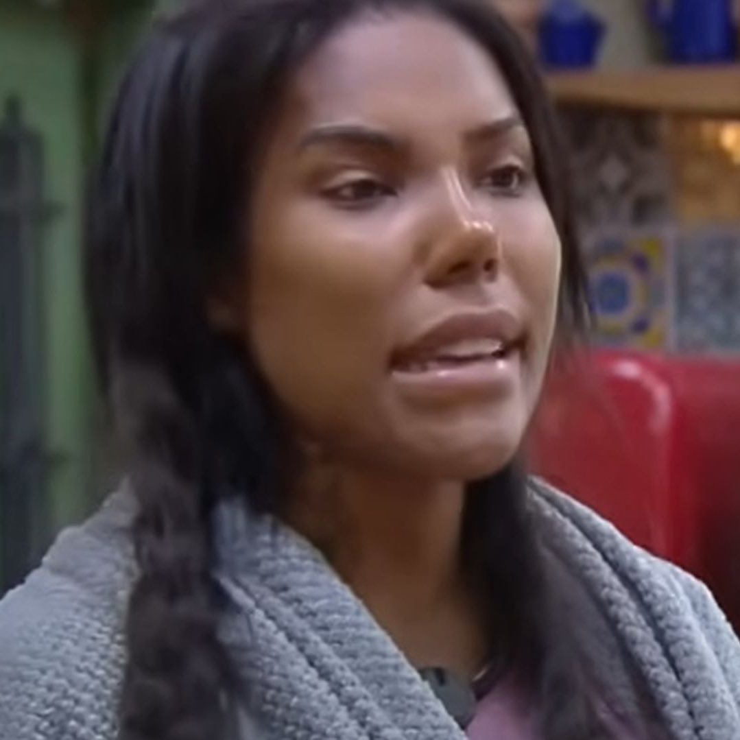 queria muito saber como é o treinamento do Cacau Oliver pra Miss Bumbum entrar na Fazenda… Não foi UMA tranquila 😂 #AFazenda