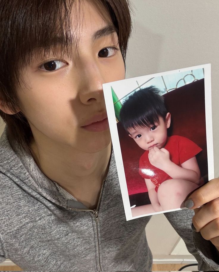 juhoonmochi's tweet image. ⋮ ⌗ ┆share a childhood photo🧍🏻‍♀️🧍🏻‍♂️૮₍ ´ ꒳ `₎ა
#CortisSelcaDay #JUHOON #주훈 @cortis_bighit