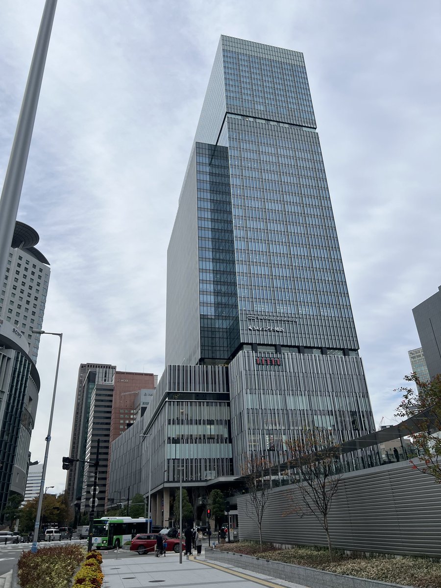 takumikougei's tweet image. 【大阪(梅田ダンジョン)武器屋の見つけ方】
JR大阪駅西側の建物だよ
KITTE大阪3階階 #武器屋