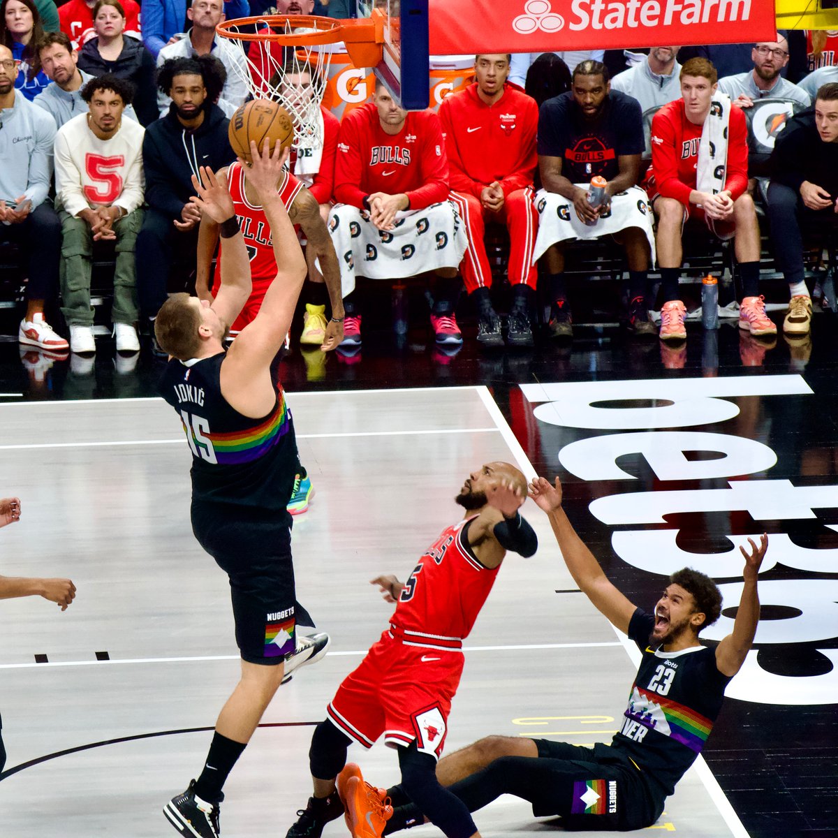 me watching Jokic play