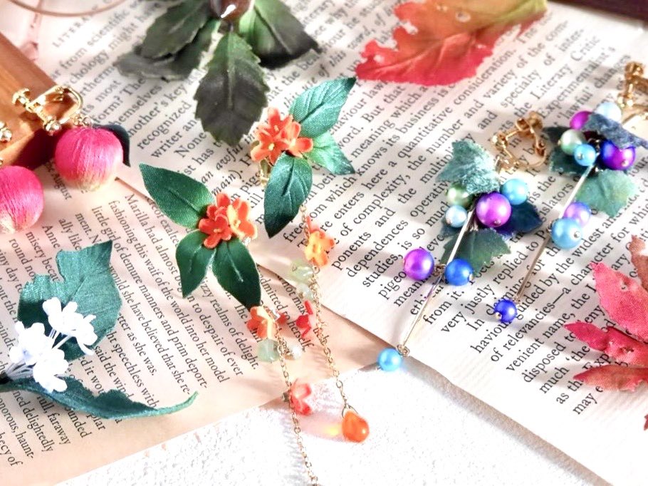 <a href="/Lupopo_cafe/">*LUPOPO cafe&gallery* 三軒茶屋の糖質オフのケーキ専門カフェとハンドメイドのお店</a> さん、いつもありがとうございます

布を手染めして、布製のお花を咲かせています
秋は虫食いの落ち葉や金木犀などをよく制作しています

12/13,14(土日)
クリエイターズマーケット名古屋
3号館 M-499
れのんの愛デアさん <a href="/renonlovedea/">れのんの愛デア@クリマｰM498</a> と隣接

1/17,18(土日)
クラフトマーケット名古屋