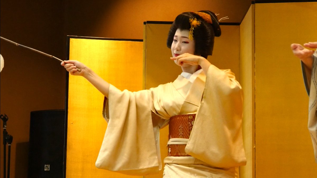 和食展しずおか <a href="/washoku2023/">特別展「和食 ～日本の自然、人々の知恵～」</a>
 芸妓披露～静岡伝統芸能振興会による、芸妓の踊りと写真撮影～
を開催します。
開催日時：
11月24日（月）13：00～15：00
11月26日（水）9：30～11：30　※変更になりました
開催場所：清水マリンビル６階和室
お申込：当日、現地にて受付いたします。（先着順）