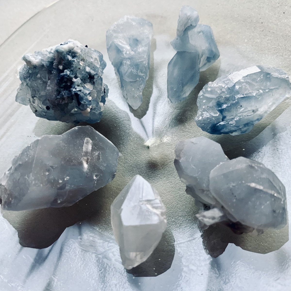 #手持ちのキワモノ水晶みせて

インディコライトインクォーツ
Crystal containing blue tourmaline