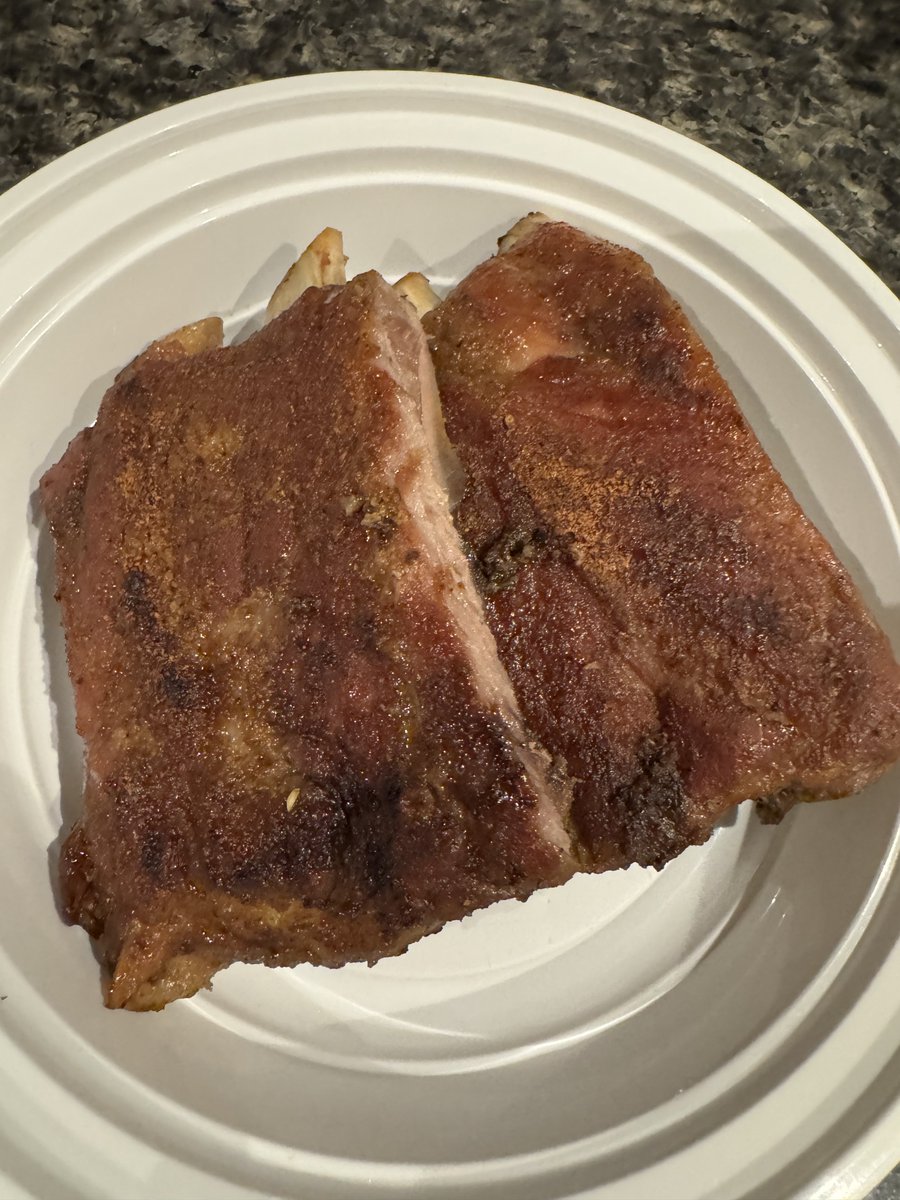 acemacg's tweet image. A little meal prep tonight because I defrosted ribs and beef on the weekend. So some 3 hour dry rub ribs and breakfast burritos. #KitsWhoCook