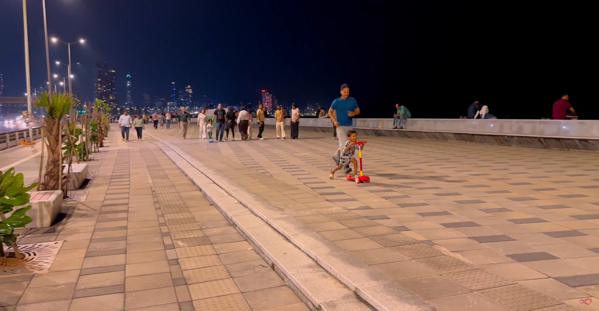 AvisharDutta's tweet image. Amazing...the Worli part of the coastal road sea face.

From YT: City Vibes