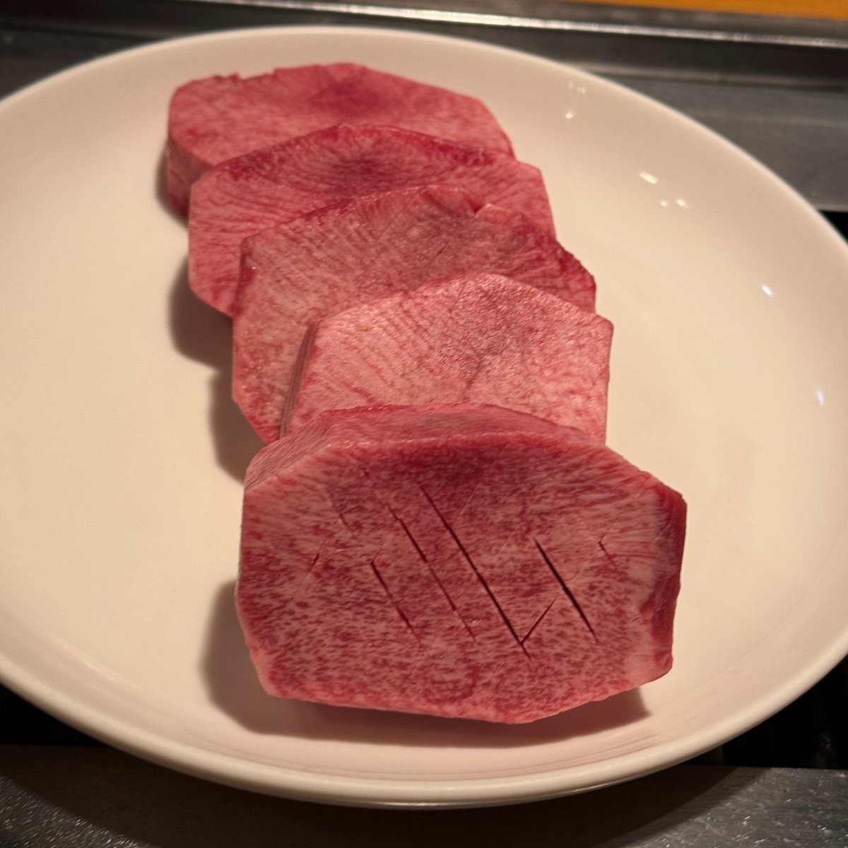 mogmog_blog's tweet image. 焼肉 名門 - 曙橋/焼肉
言わずと知れた名店。
どれも名に恥じない絶品ばかり。
マスターも店員さんも気さくな方々で、楽しい時間を過ごせます。
またいこ