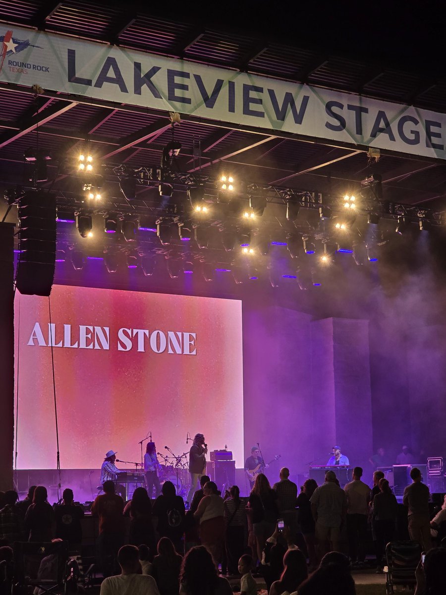 LouisValdez1's tweet image. Round Rock unveils new special events area at Old Settlers park with the talented @allenstone performing and a stunning fireworks show after the concert. #LiveMusic #Soul #FunkPop