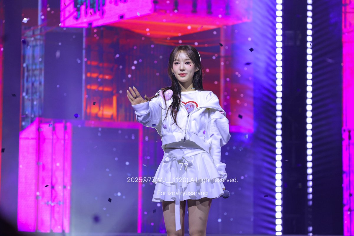 251109

#IZNA #이즈나 #RYUSARANG #유사랑