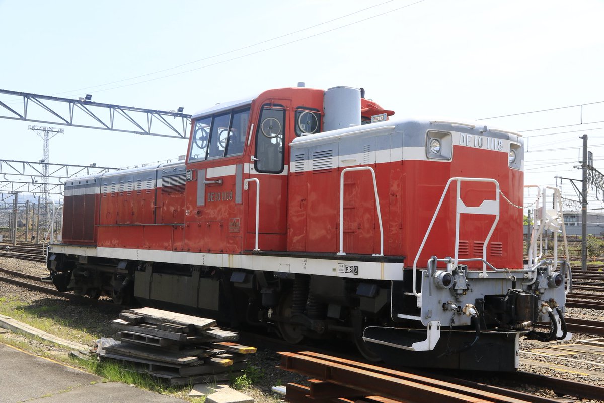 1118号機の日 今日は11月18日なので1118号機の日。 梅小路運転区のDE10