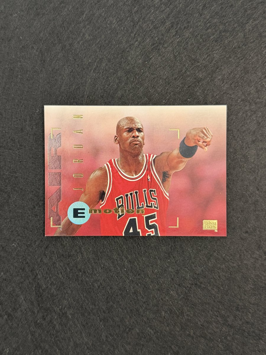 paullydoughnuts's tweet image. All emotional here…

$20 

#gettostackin runs till 11/26