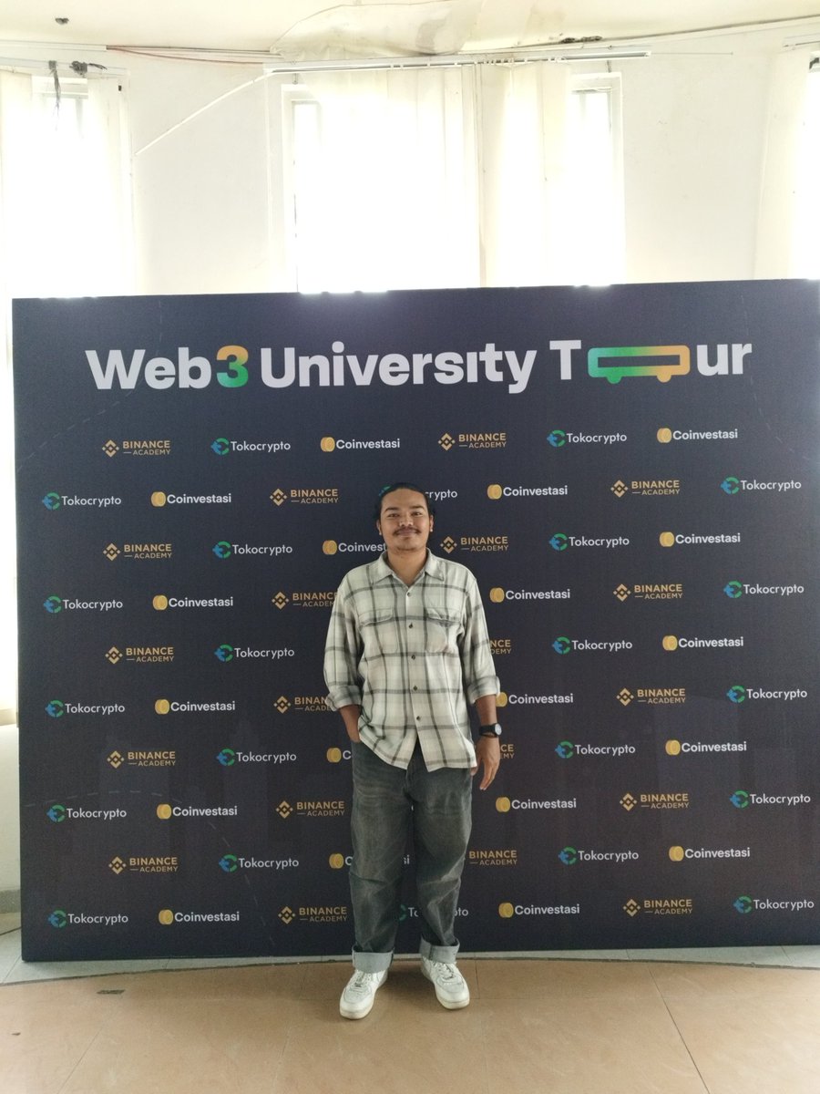 mur_danil's tweet photo. Terima kasih telah menghadirkan event Web3 pertama di Aceh. Semoga acara seperti ini bisa terus berlanjut dan membuka wawasan baru bagi mahasiswa Aceh. 
@Tokocrypto @BinanceAcademy @tokotoken_id @coinvestasi 

#Exchangeindonesia #TKOKeepBuilding #semubisacrypto https://t.co/6NcMKfRmRh