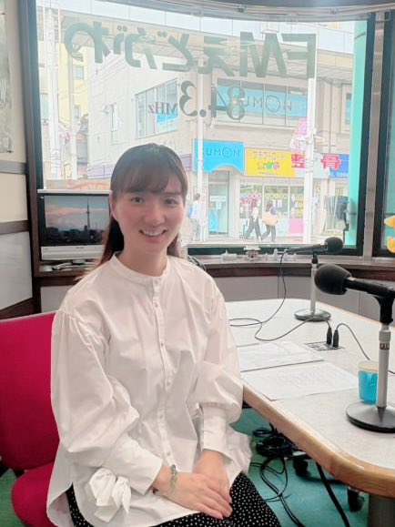 fm843_ed's tweet photo. 今日のえどがわ大好き　ゲストは 
ベビーマッサージ教室 Rollerkko の
緑川麻衣さん👶

看護師としてのキャリアが16年あり
4児のママでもいらっしゃいます。

ベビー期から思春期以降も活かせる
ふれあい #ベビーマッサージ レッスンを
受けてみませんか？

Instagram にて#Rollerkkoで検索✅ https://t.co/DrSLwpY9Zv