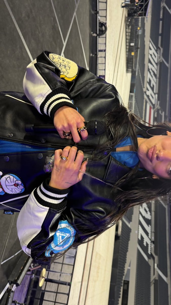 duadelion's tweet image. cuando no estas, la casa vacía pregunta cuándo volverás