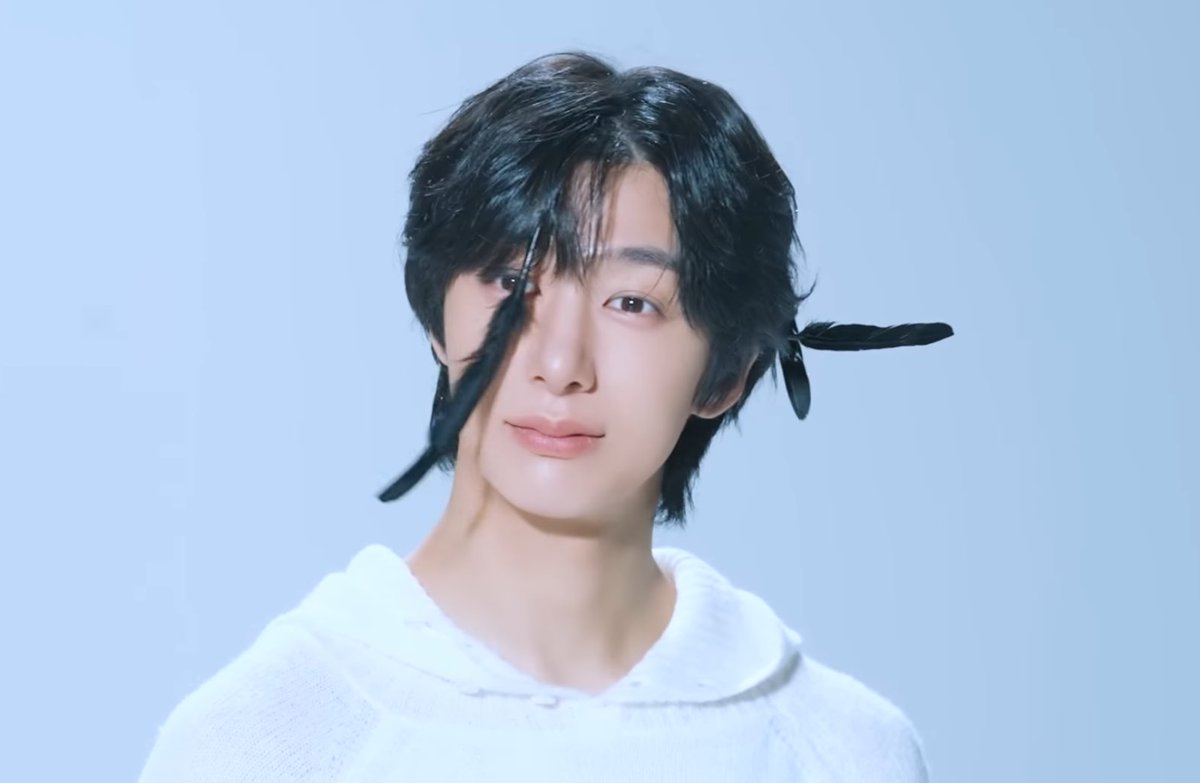 hwonpics's tweet image. &apos;Baby blue&apos; MV behind