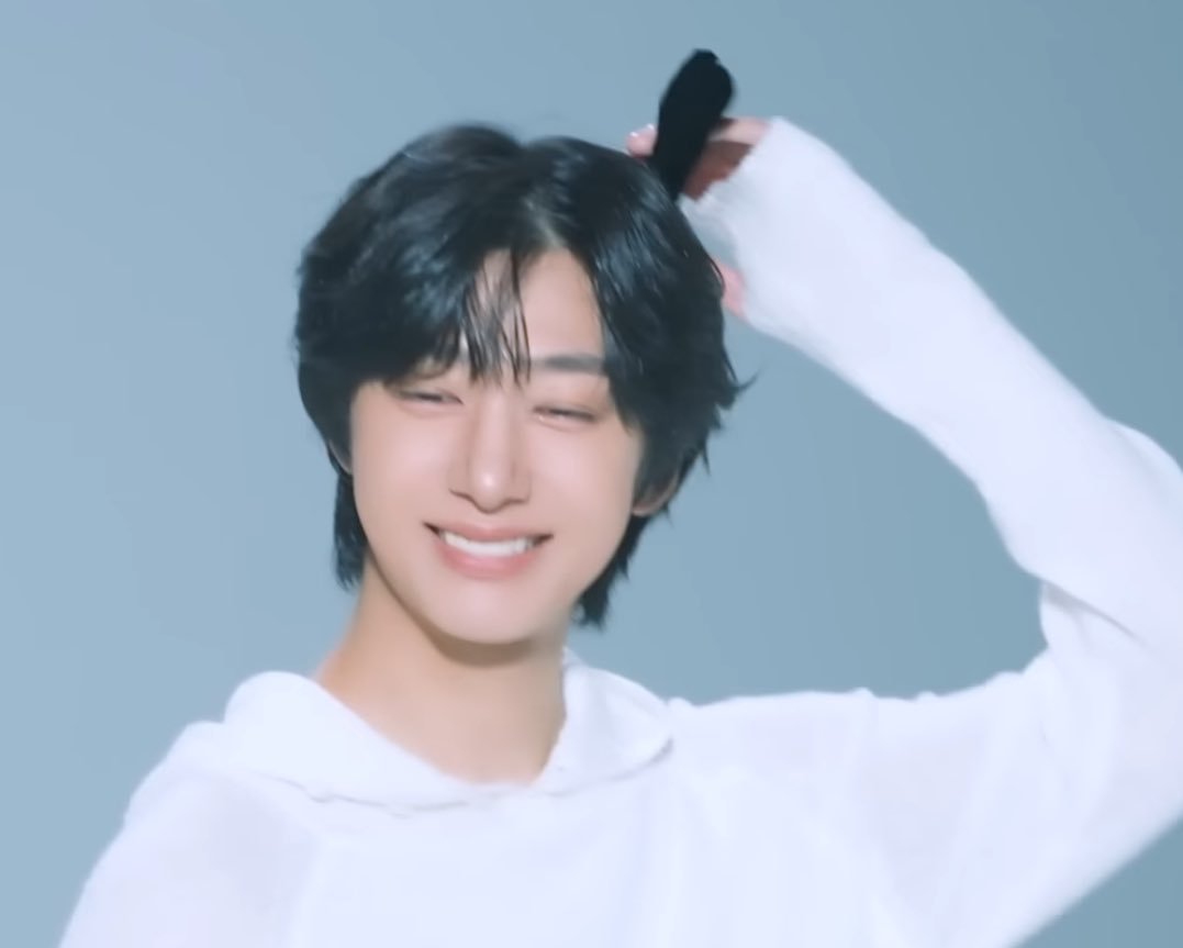 hwonpics's tweet image. &apos;Baby blue&apos; MV behind