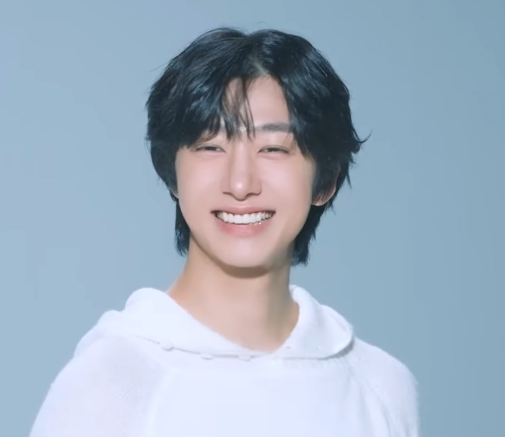 hwonpics's tweet image. &apos;Baby blue&apos; MV behind