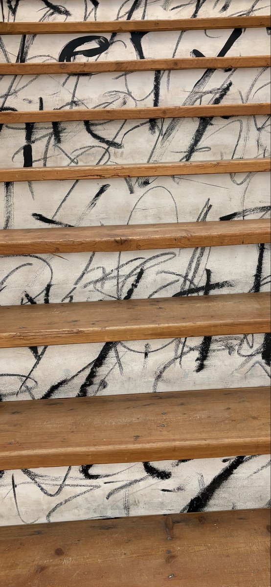 Sevenstarc31669's tweet photo. stair art https://t.co/j2Xh47QCFy
