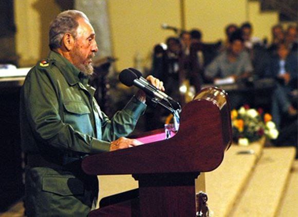 JahselB's tweet photo. *“Valió la pena haber vivido en el siglo de Fidel”*

Cuando los tiempos se ponen peliagudos —y este sin dudas lo es—, es nuestro deber acudir “al caballo”, “al genio”. Hagamos que también para los jóvenes de hoy, como para los de aquel día, su legado sea brújula de un camino https://t.co/rR5zMUCvzj