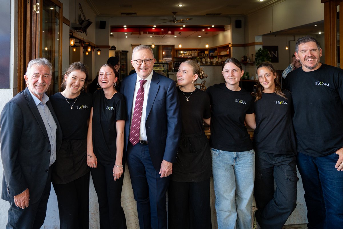 AlboMP's tweet image. Listening to voices from every corner of the country matters to our government. 

Thanks for the warm welcome to Bunbury as we kick off our sixth Ministry meeting in WA.